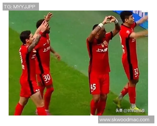 72岁球迷大爷分享快乐足球体验石回足与石苏超比赛让他倍感振奋